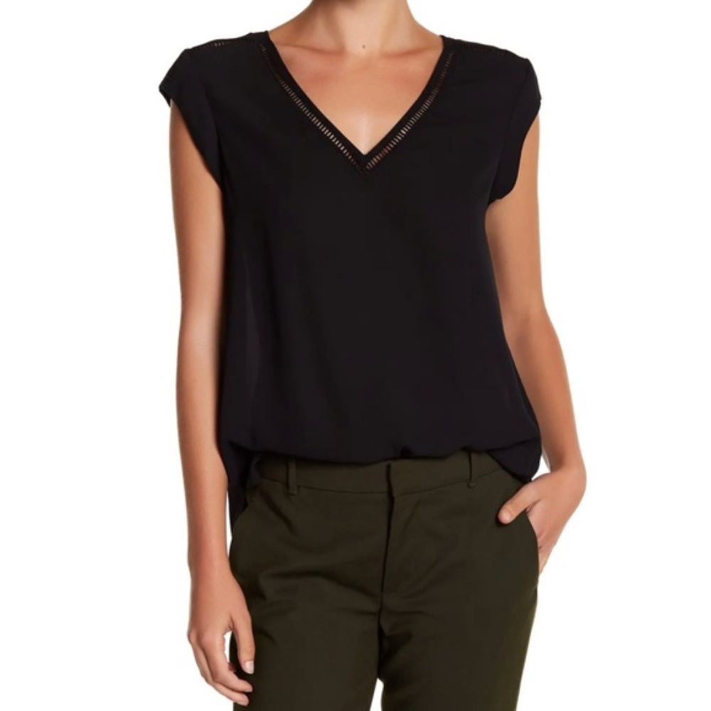 Great Condition DR2 Double V-neck Crochet Insert Blouse / Size Small / Black